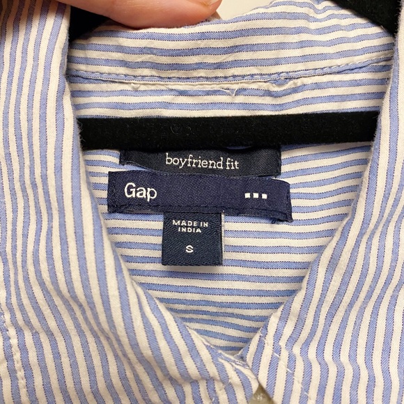 THE GAP STRIPED “BOYFRIEND” FIT BUTTON UP - Picture 2 of 2
